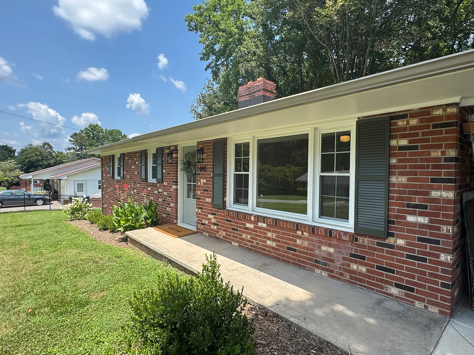 3 bed, 1.5 bath, 1200 sqft, $1,950 — Photo 2