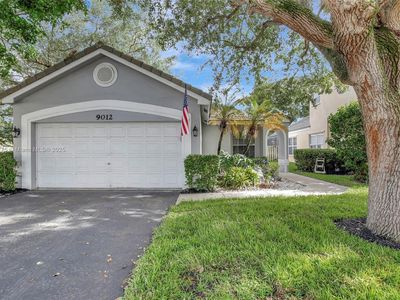 9012 Lake Park Cir S, Davie, FL, 33328