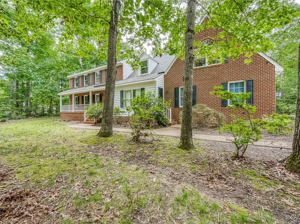 2047 Retreat Dr, Mechanicsville, VA 23111