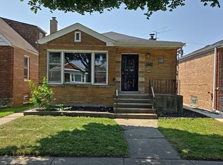 9028 S Ridgeland Ave, Chicago, IL 60617