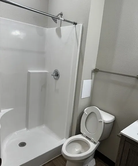 122 W 8th St #6 — Photo 11