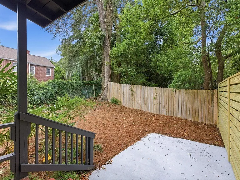 421 E Jennings St — Photo 39