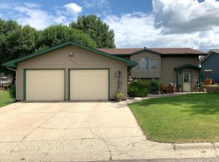 1409 14th St SW, Jamestown, ND 58401