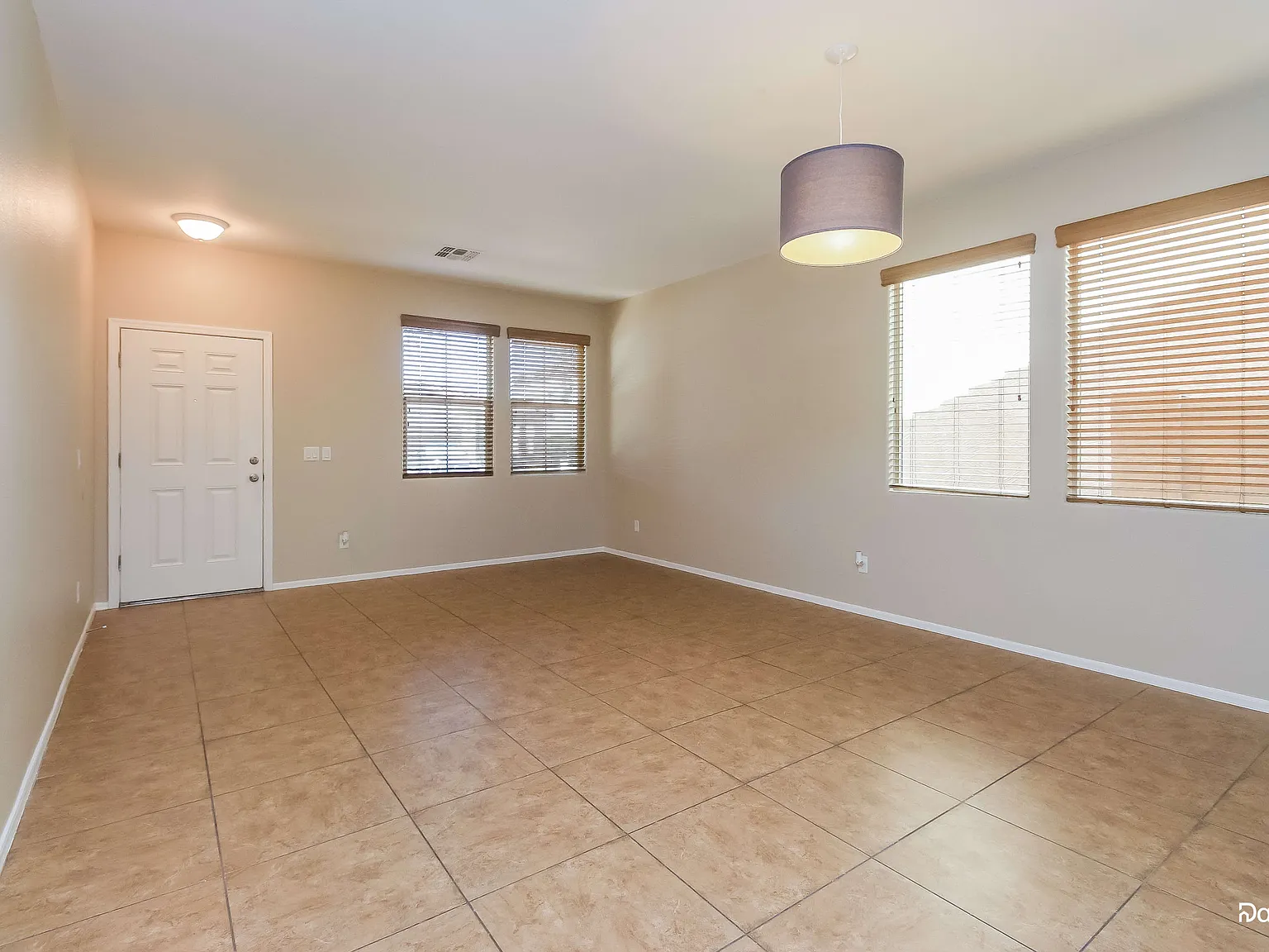 4 bed, 2.5 bath, 2381 sqft, $1,875 — Photo 4