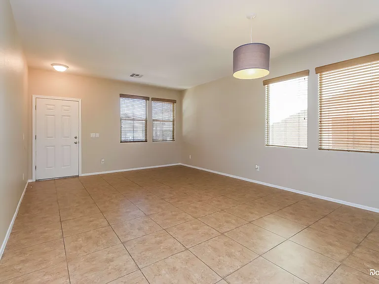 42480 W Santa Fe St — Photo 4