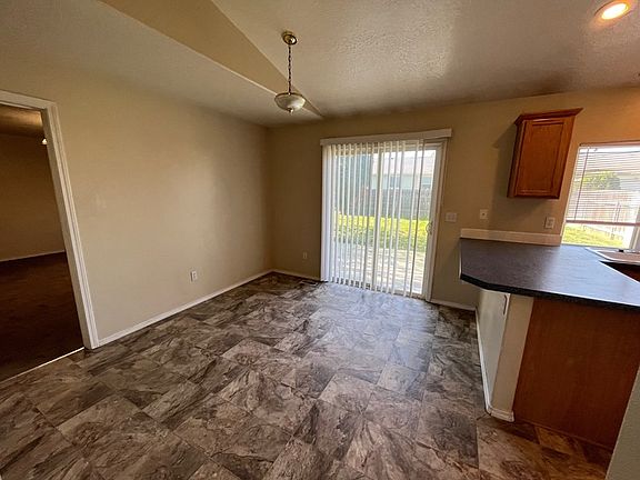 3rd image of 2021 W Young Ave