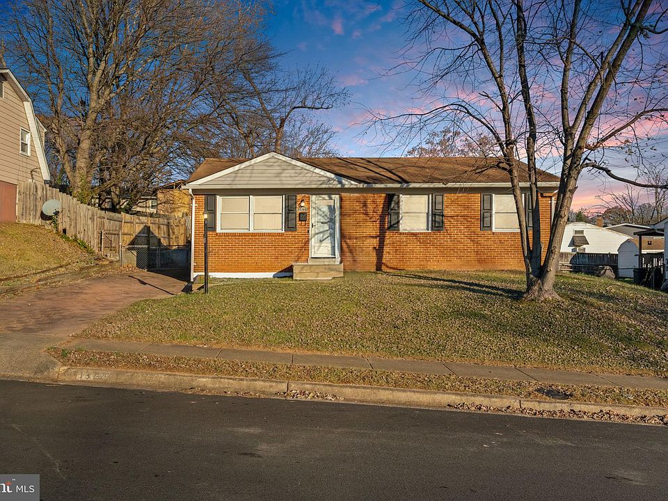 1st image of 13723 Greenwood Dr