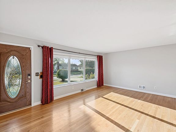 3rd image of 3463 Harwinton Ln