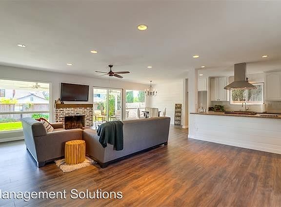 4th image of 7087 Tuckaway St