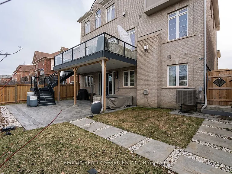 9 Interlacken Dr — Photo 49