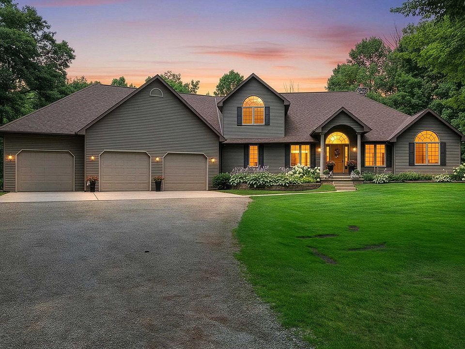 1st image of 2839 Sandalwood Rd