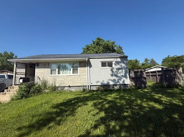 2228 Shawnee Rd, Waukegan, IL 60087