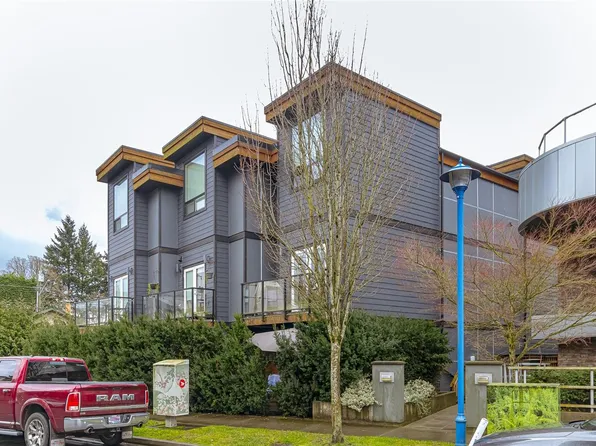 679 Wagar Ave #106, Langford, BC V9B 3B2