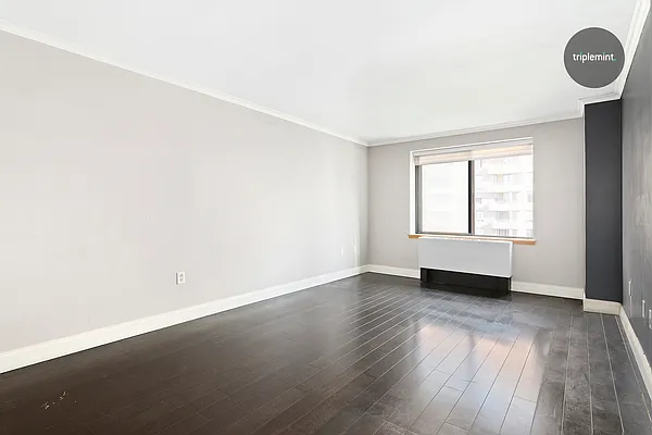 Sold by Triplemint | media 8