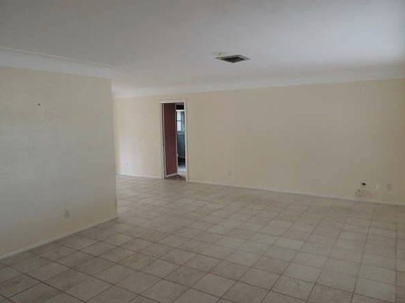 4th image of 13422 87th Ave
