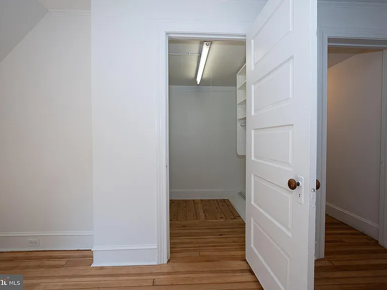 504 Harriton Rd — Photo 50