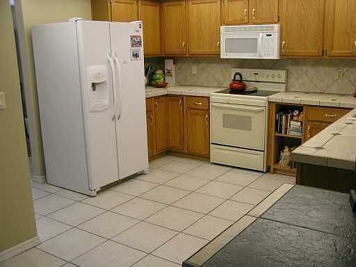 Eat-In Kitchen