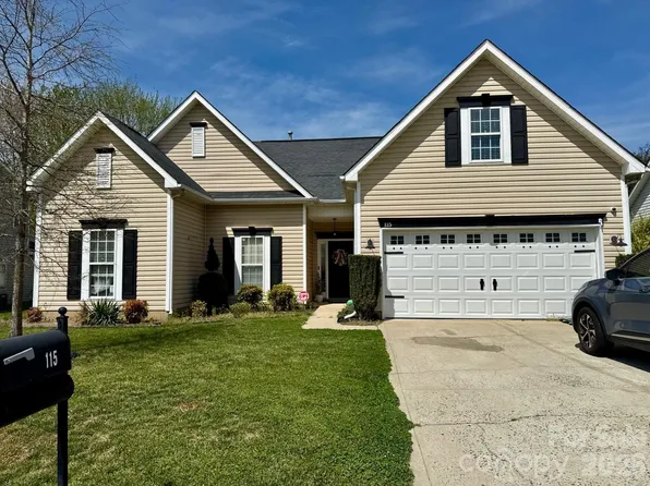 115 Kristens Court Dr, Mooresville, NC 28115