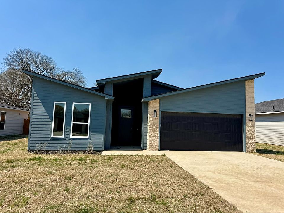 1st image of 15532 Greenhouse Way