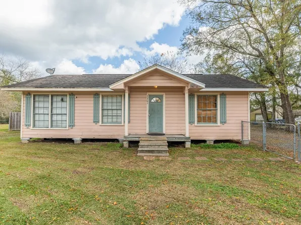1205 Butler Rd, Vidor, TX 77662