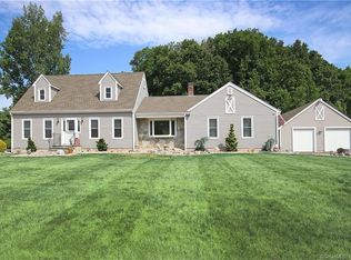 7 Riverside Dr, Wallingford, CT 06492