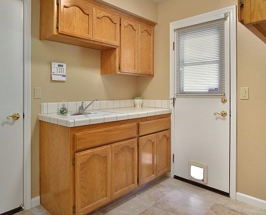 4th image of 5100 Foxmoor Ct