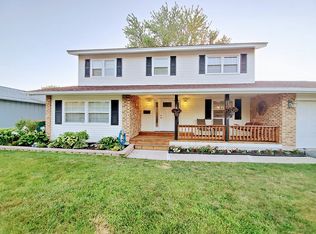 116 Tottenham Ln, Elk Grove Village, IL 60007