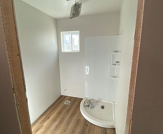 3rd image of 832 W 8th Ave #2