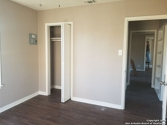 4th image of 408 Marquette Dr