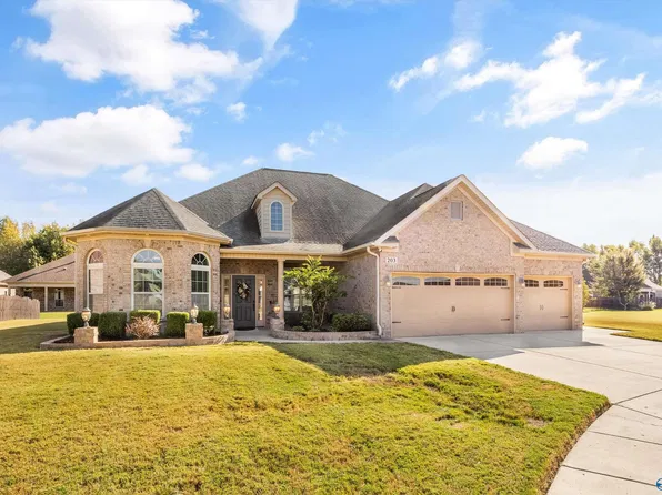 203 Narrow Creek Dr, Harvest, AL 35749