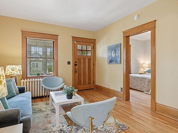 5th image of 648 Asbury St