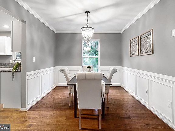 5th image of 606 Montrose Dr