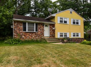 68 Winding Way, Gibbsboro, NJ 08026