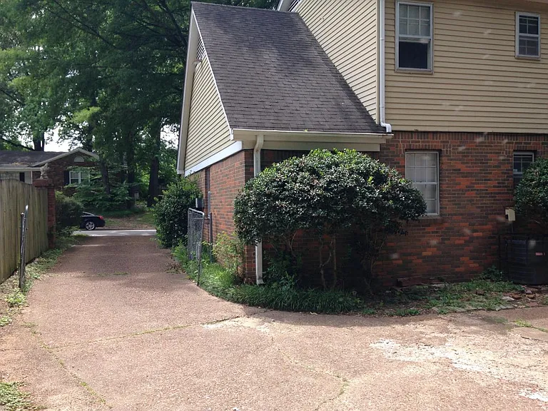 2900 Clearwood Rd — Photo 16