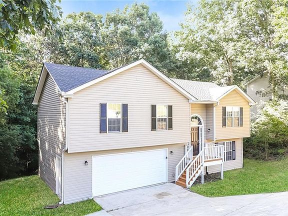 3rd image of 4811 Remington Dr