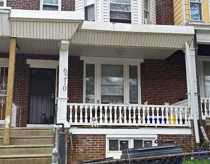 6210 W Stiles St — Photo 1