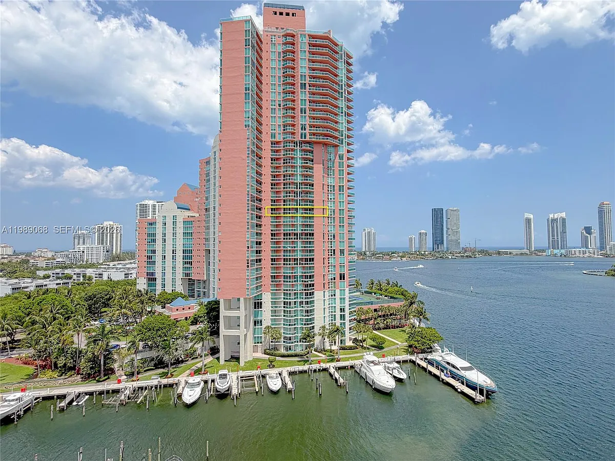 Building Photo - 3370 Hidden Bay Dr #1814