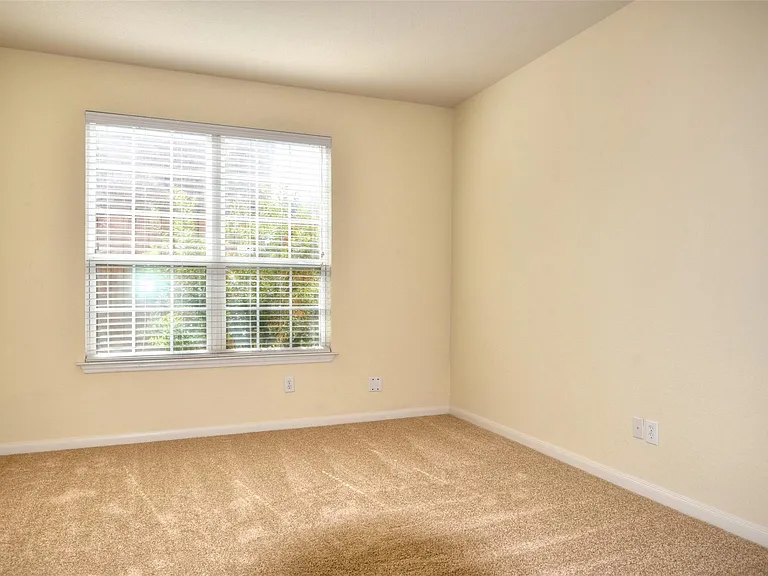 1139 Glenwood Canyon Ln — Photo 8
