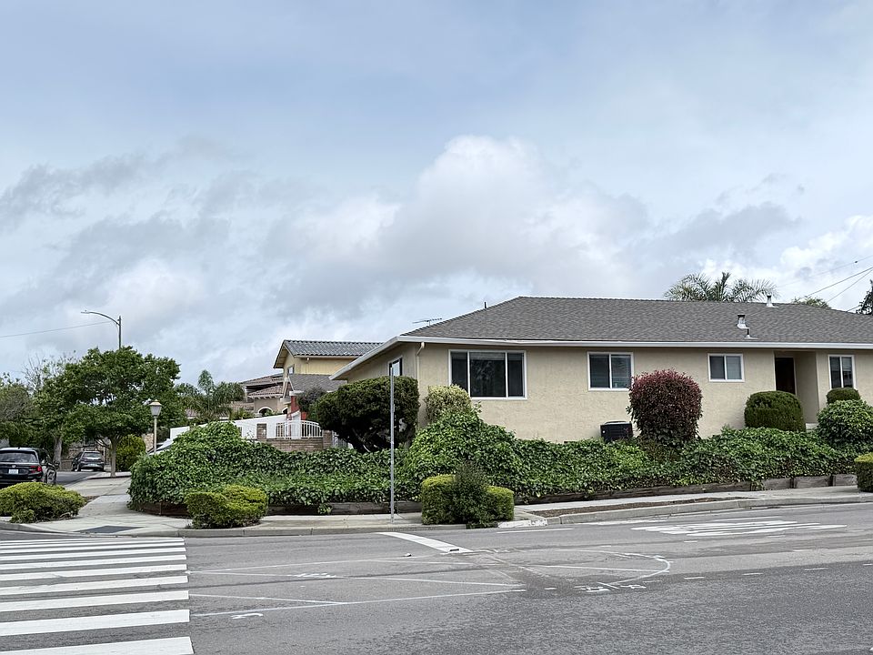 2nd image of 3399 Burgundy Dr