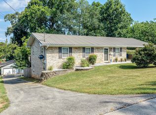 2919 W Woodbine Dr, Maryville, TN 37803
