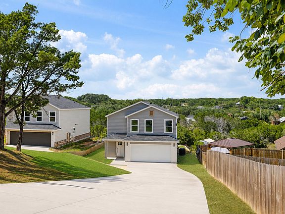 2nd image of 1208 Ridgeview Cir