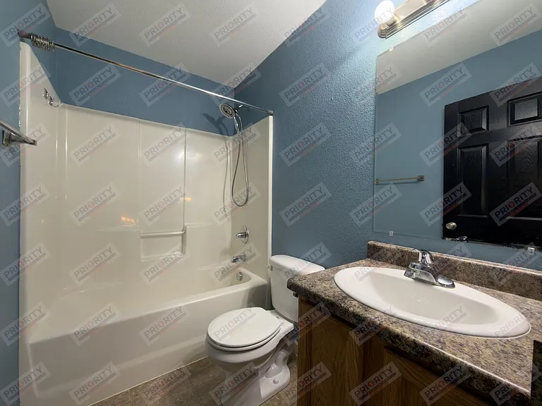 3301 Quacker Ave — Photo 15
