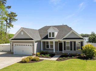 937 Lake Thrasher Dr, Chesapeake, VA 23320
