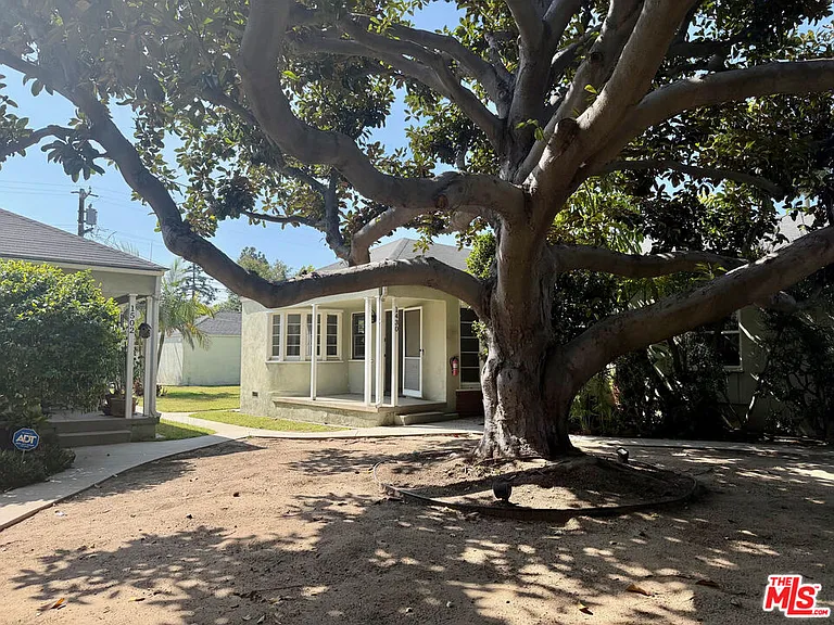 1430 Ocean Park Blvd — Photo 15