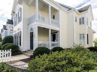 907 Carpenter Town Ln, Morrisville, NC 27560