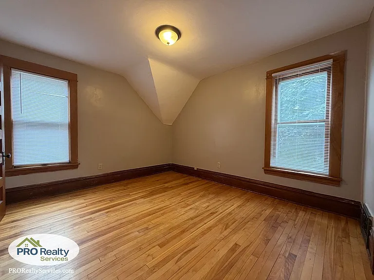 826 Thomas Ave — Photo 13