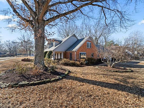 3rd image of 3017 Laurinburg Cir