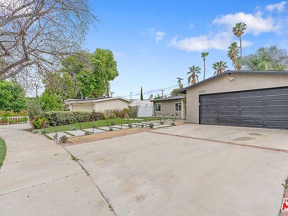 5th image of 22832 Cantlay St
