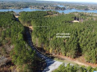 221 Shore Side Ln, Sylacauga, AL 35151