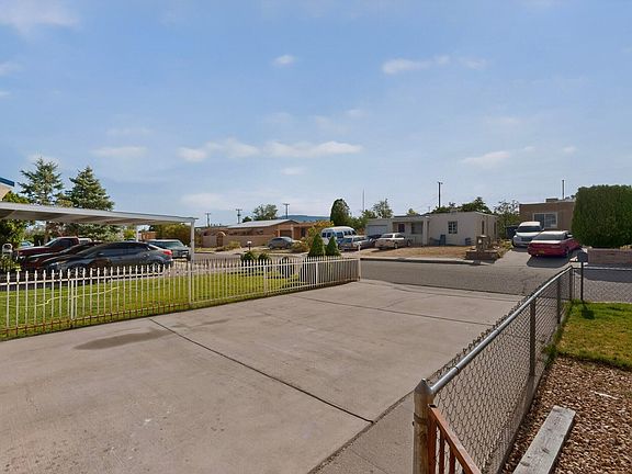 3rd image of 1701 Wilmoore Dr SE